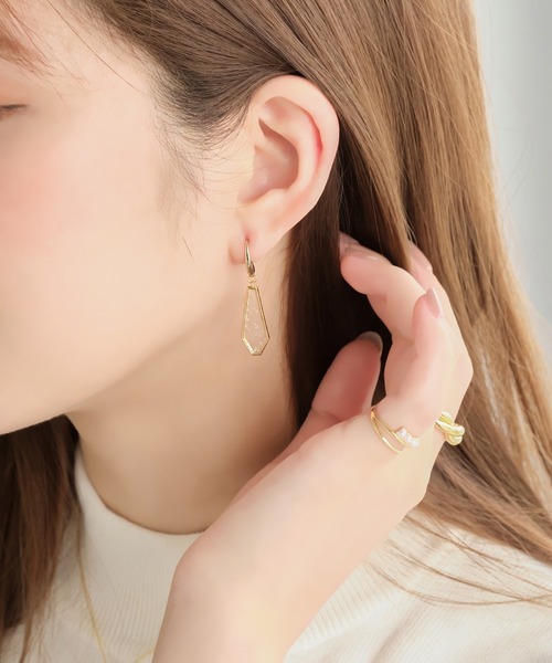 Phoebe（フィービィー）の「モダンキリコスウィングフックピアス（ピアス（両耳用）・レディース・ゴールド・FREE）」の7枚目の写真