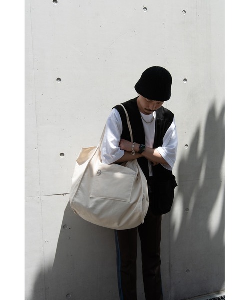 DEVICE(デバイス)の「【WEARISTA tai × DEVICE コラボ】Rename キャンバス ビッグ トートバッグ(ショルダーバッグ・メンズ・ブラック/ナチュラル・FREE)」の17枚目の写真