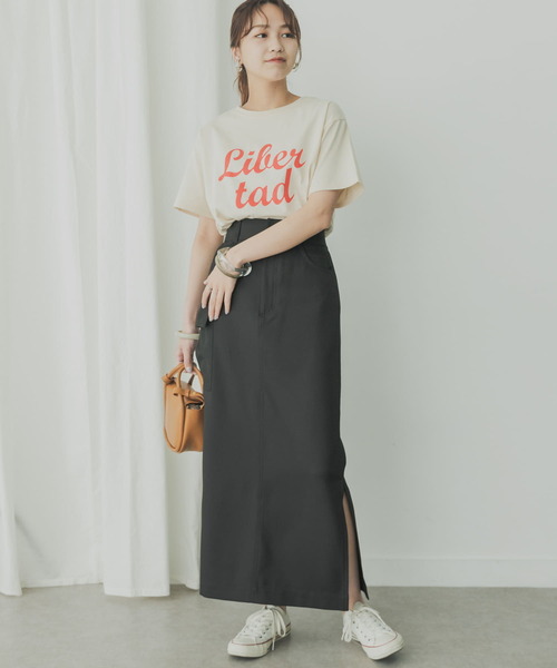 KBF+(ケービーエフプラス)の「KBF+ LibertadロゴTシャツ(Tシャツ/カットソー・レディース・オフホワイト/ベージュ系その他/チャコールグレー・ONE)」の6枚目の写真