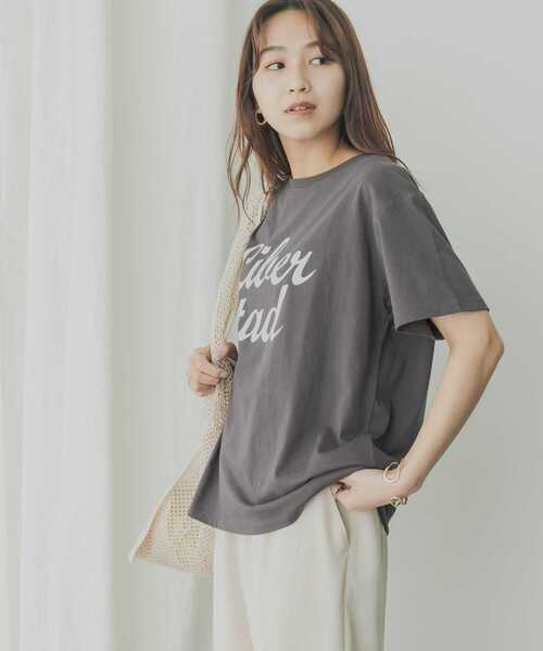 KBF+(ケービーエフプラス)の「KBF+ LibertadロゴTシャツ(Tシャツ/カットソー・レディース・オフホワイト/ベージュ系その他/チャコールグレー・ONE)」の9枚目の写真