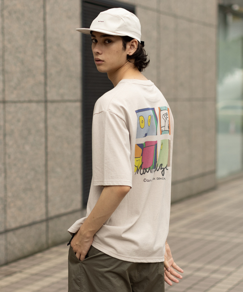 Mark Gonzales(マーク・ゴンザレス)の「【Mark Gonzales / マークゴンザレス】 別注 カラー バックプリント Tシャツ(Tシャツ/カットソー・メンズ・ホワイト/ベージュ/ブラック/ライラック・46/48)」の3枚目の写真