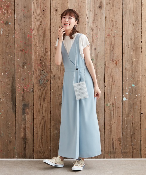 AIMER（エメ）の「カシュクールフレアジャンパースカート（ジャンパースカート・レディース・レンガ/サックスブルー・MEDIUM）」の2枚目の写真