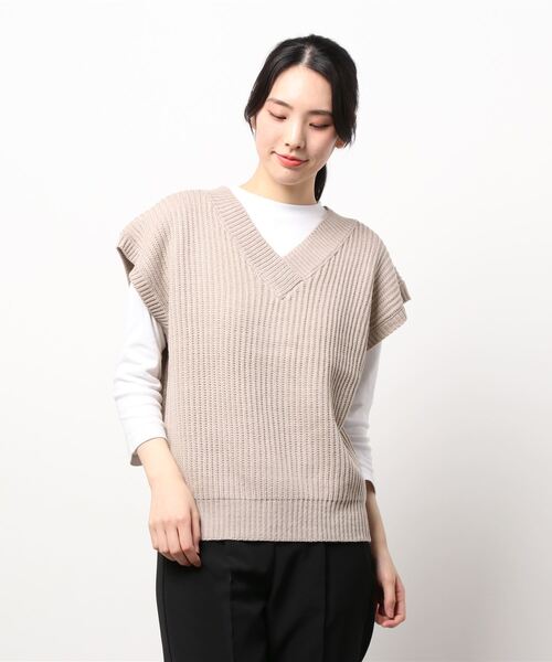 Monocoro toppi（モノコロトッピ）の「アクリルバルキー Vネック バックレースアップ ニットベスト（ベスト・レディース・ブラック/ブラウン/アイボリー/グレイッシュベージュ・M）」の4枚目の写真