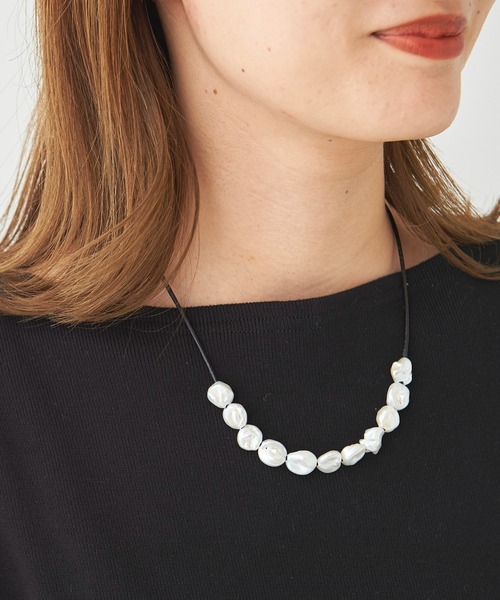 plage（プラージュ）の「【JANE SMITH/ジェーンスミス】PEARL LEATHER STRAP ネックレス◆（ネックレス・レディース・ホワイト・FREE）」の7枚目の写真