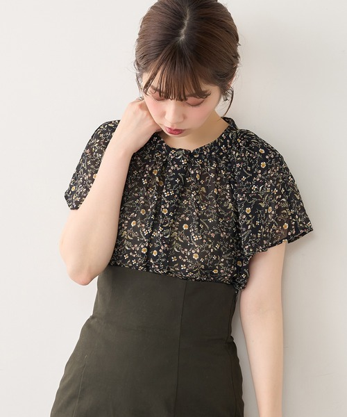 natural couture（ナチュラルクチュール）の「【WEB限定】センタータックフレアスリーブギャザーブラウス（シャツ/ブラウス・レディース・ベージュ/オフホワイト/グリーン/その他1/その他2・FREE）」の5枚目の写真