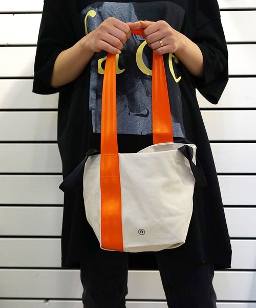 NaNa-NaNa（ナナナナ）の「【NaNa-NaNa / ナナナナ 】 DUAL MINI（ショルダーバッグ・メンズ・チャコールグレー/ブラック/ホワイト系その他/ブルー系その他・FREE）」の2枚目の写真