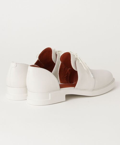 CAMPER（カンペール）の「[カンペール] TWINS / フラットシューズ（パンプス・レディース・ホワイト・23.0cm/24.0cm/23.5cm/25.0cm）」の10枚目の写真