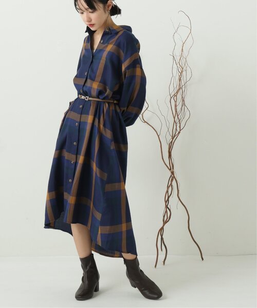 frames RAY CASSIN（フレームスレイカズン）の「ビッグチェックシャツワンピース（シャツワンピース・レディース・ブラウン系/ネイビー系/パープル系/ブルー系/オレンジ系/グレー系/グリーン系/ネイビー/オフホワイト・FREE）」の6枚目の写真