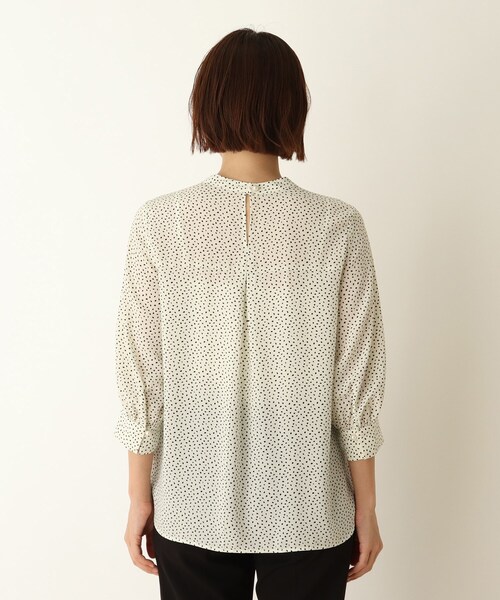 DRESKIP(ドレスキップ)の「◆イージーケアピンタック袖パールブラウス(シャツ/ブラウス・レディース・パープル/イエロー/ライトベージュ/ホワイト系3/ブラック系/ブルー系・02/03/04)」の10枚目の写真