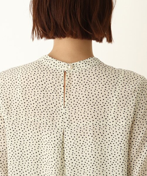 DRESKIP(ドレスキップ)の「◆イージーケアピンタック袖パールブラウス(シャツ/ブラウス・レディース・パープル/イエロー/ライトベージュ/ホワイト系3/ブラック系/ブルー系・02/03/04)」の12枚目の写真