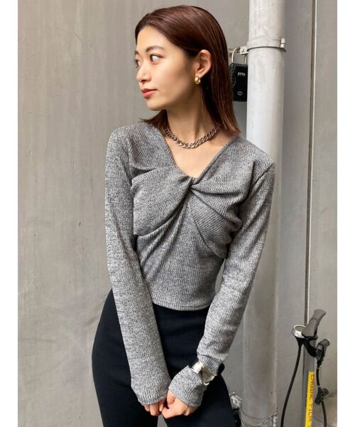 EMODA（エモダ）の「フロントクロストップ（Tシャツ/カットソー・レディース・ブラック/グレー/カーキ・FREE）」の5枚目の写真