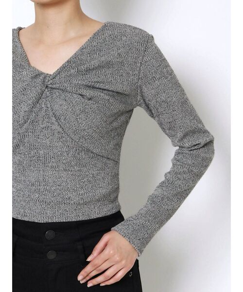 EMODA（エモダ）の「フロントクロストップ（Tシャツ/カットソー・レディース・ブラック/グレー/カーキ・FREE）」の19枚目の写真