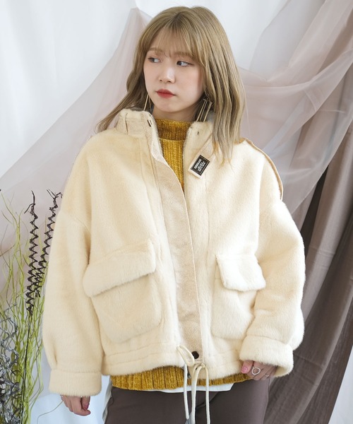 ＡＮＤＪ（アンドジェイ）の「スタンドカラーフェイクファーボアジャケット（その他アウター・レディース・アイボリー・M）」の9枚目の写真