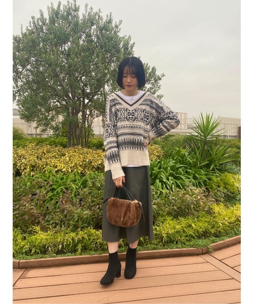 RIVE DROITE（リヴドロワ）の「大人のデザインニット　編み込みジャガードVネックニット（ニット/セーター・レディース・ブラウン/オフホワイト・FREE）」の14枚目の写真