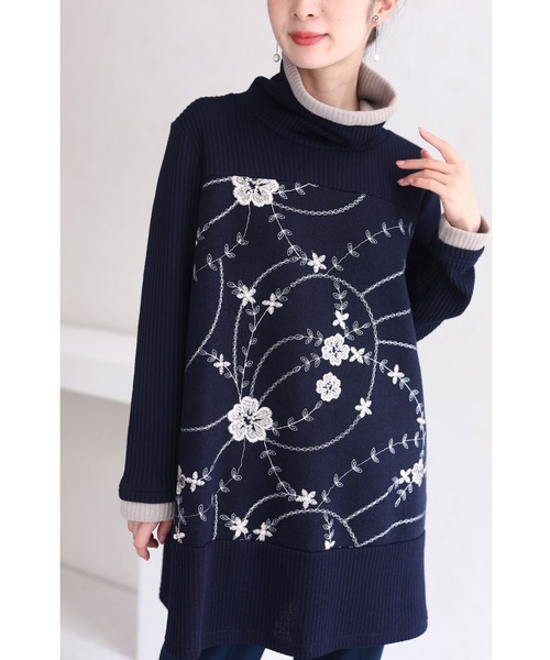ゆったりハイネックの花刺繍ニットチュニック ワンピース