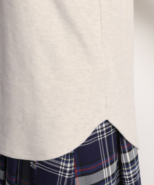 niko and...(ニコアンド)の「起毛スムースクループルオーバー(Tシャツ/カットソー・レディース・ブラック/グリーン/ナチュラル/チャコール・MEDIUM/LARGE)」の13枚目の写真