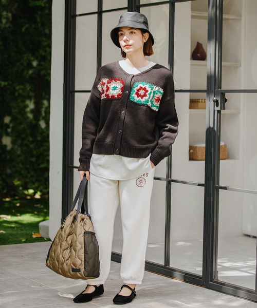 niko and...(ニコアンド)の「起毛スムースクループルオーバー(Tシャツ/カットソー・レディース・ブラック/グリーン/ナチュラル/チャコール・MEDIUM/LARGE)」の20枚目の写真