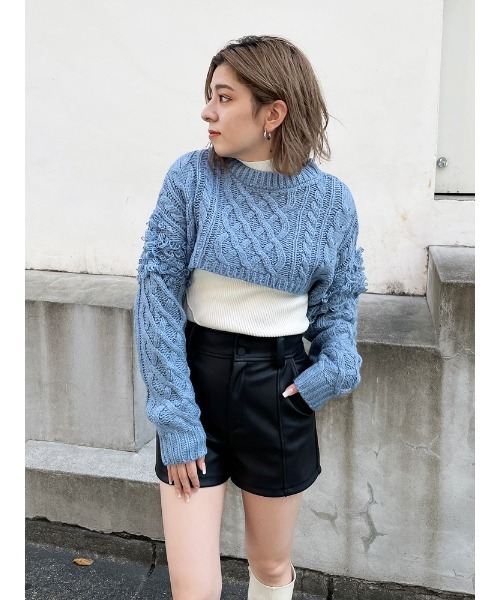 ENVYM（アンビー）の「フリンジケーブルショートニット（ニット/セーター・レディース・ブルー/ホワイト/ブラック・FREE）」の3枚目の写真