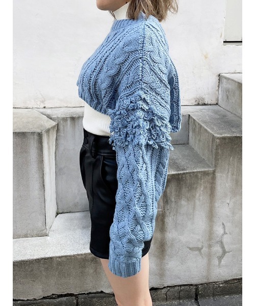 ENVYM（アンビー）の「フリンジケーブルショートニット（ニット/セーター・レディース・ブルー/ホワイト/ブラック・FREE）」の6枚目の写真