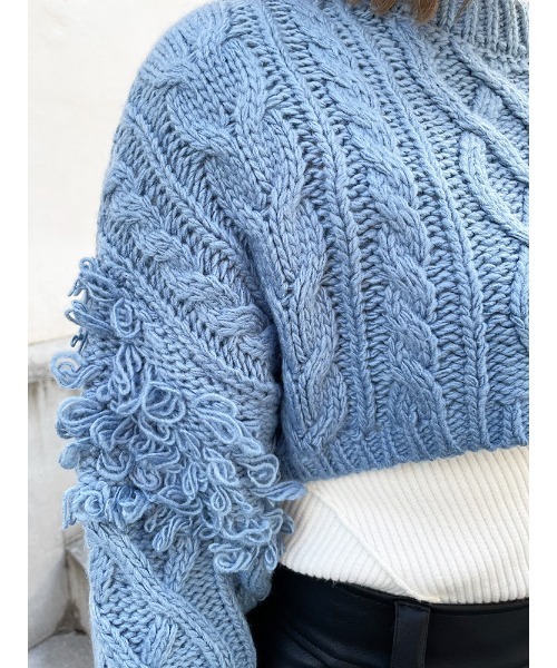 ENVYM（アンビー）の「フリンジケーブルショートニット（ニット/セーター・レディース・ブルー/ホワイト/ブラック・FREE）」の9枚目の写真