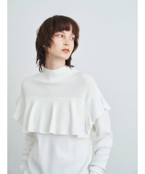 ELENDEEK（エレンディーク）の「フレアケープライクニット（ニット/セーター・レディース・オフホワイト/ラベンダー/ブラック・FREE）」の7枚目の写真