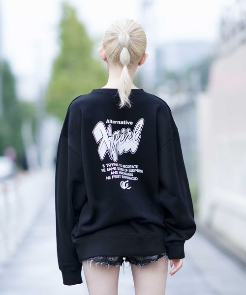 X-girl（エックスガール）の「PEACHY LOGO CREW SWEAT TOP（スウェット・レディース・ブラック/ベージュ/ホワイト・S/M/L/XL）」の3枚目の写真