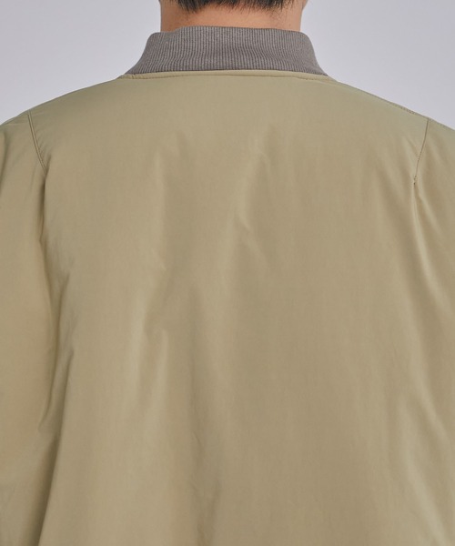 UNITED TOKYO（ユナイテッドトウキョウ）の「リバーシブルボンバージャケット（MA-1・メンズ・ブラック/アイボリー/ベージュ・1/3/2）」の21枚目の写真