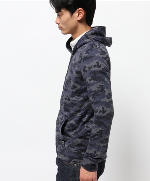 VENCEEXCHANGE（ヴァンスエクスチェンジ）の「カモフラジャガードZIPパーカー           （パーカー・メンズ・シルバー/ネイビー・SMALL/LARGE/MEDIUM）」の4枚目の写真