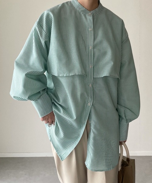 y/m by misato(イムバイミサト)の「ストライプケープシャツ(シャツ/ブラウス・レディース・ブラック/ブルー/グリーン・FREE)」の3枚目の写真