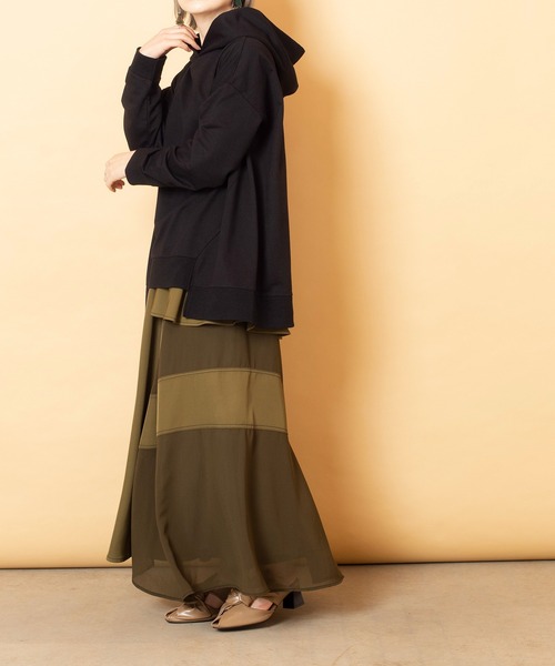 OSMOSIS(オズモーシス)の「【WEB限定アイテム】フードプルオーバー(パーカー・レディース・ライトグレー/ブラック/ダークグレー・ONE SIZE)」の17枚目の写真