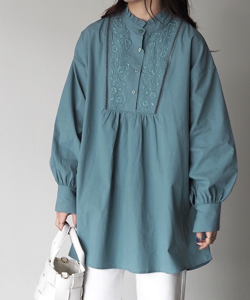 Riberry（リベリー）の「綿ローン刺繍チュニックブラウス（シャツ/ブラウス・レディース・オフホワイト/ブラック/ミント/ブルー・MEDIUM）」の4枚目の写真