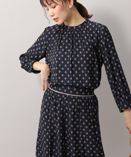 SOUP（スープ）の「◆柄＆無地あり/プロバンスプリントブラウス（シャツ/ブラウス・レディース・ネイビー/ブルー系/ネイビー系/アイボリー/グレー・11/15 /13/09/07）」の4枚目の写真