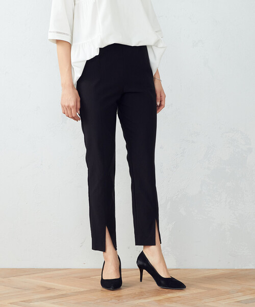 COMME CA ISM(コムサイズム)の「スリット入り イージーパンツ(その他パンツ・レディース・ブラック/グレイッシュベージュ・SMALL/MEDIUM/LARGE)」の2枚目の写真