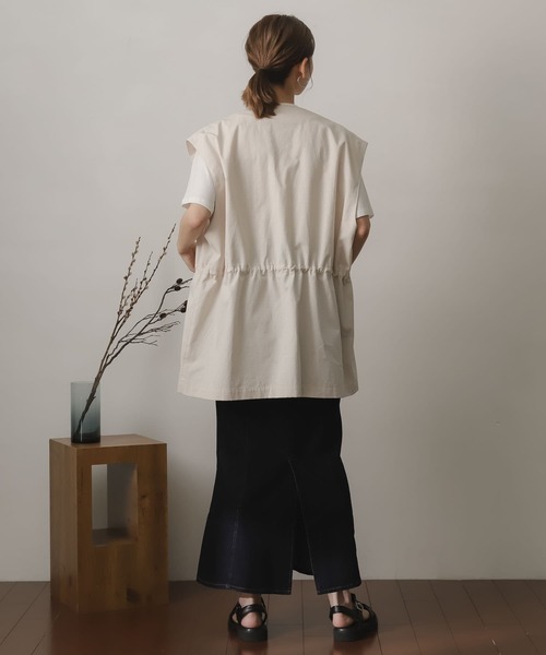 SENSE OF PLACE by URBAN RESEARCH(センスオブプレイスバイアーバンリサーチ)の「『ユニセックス』マルチポケットミリタリーベスト(ベスト・メンズ・ライトカーキ/ブラック/ライトベージュ・LARGE/MEDIUM)」の20枚目の写真