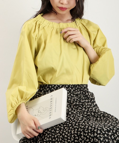 EGLANTINE(エグランティーヌ)の「EGLANTINE パフスリーブブラウス(シャツ/ブラウス・レディース・オフホワイト/コーラルピンク/イエロー/サックスブルー/パープル/ネイビー・40)」の6枚目の写真