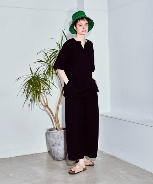 manana suerte（マニャーナスエルテ）の「コットンリネン スリットネックプルオーバー（シャツ/ブラウス・レディース・グレー/ブラック/グリーン・FREE）」の7枚目の写真