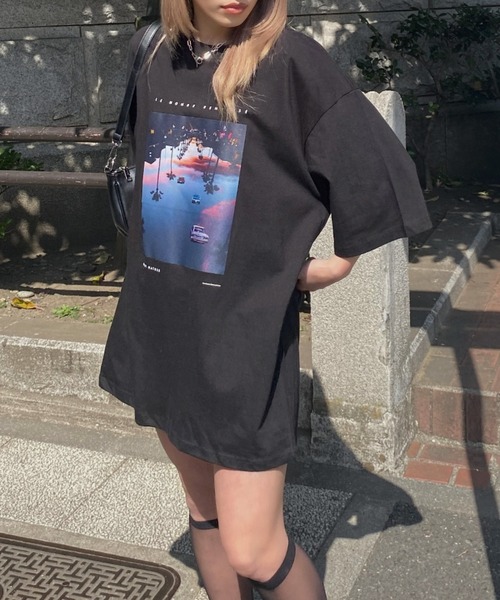 LVEU.(ラブユ.)の「Print over T-shirt / プリントオーバーTシャツ(Tシャツ/カットソー・レディース・ブラック/ホワイト・FREE)」の2枚目の写真
