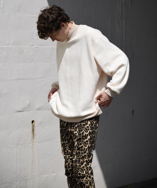 SUPERTHANKS（スーパーサンクス）の「リブモックネックオーバーサイズカットソー ビッグシルエット（ユニセックス）BRUSHED RIB MOCKNECK（ニット/セーター・メンズ・ブルー/ブラック/オフホワイト・S/M/L）」の6枚目の写真