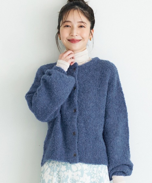 coca(coca)(コカ)の「ブークレニットクルーネックカーディガン(カーディガン/ボレロ・レディース・イエロー/ブルー/ベージュ/チャコールグレー/ターコイズブルー/ライトピンク/グレイッシュベージュ/ライトブルー・M/L)」の6枚目の写真