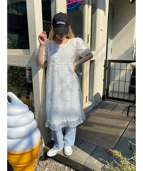 WC（ダブル シー）の「シアーフラワー半袖ワンピース（ワンピース・レディース・ホワイト・FREE）」の9枚目の写真