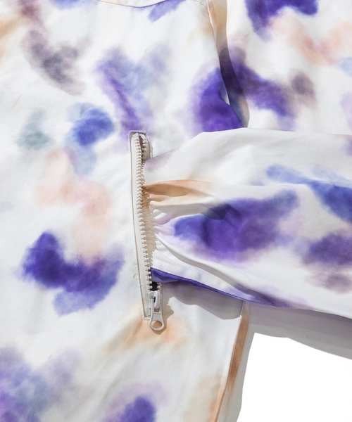 CUBE SUGAR（キューブシュガー）の「CUBE SUGAR/キューブシュガー　撥水加工プリント総柄マウンテンパーカー（マウンテンパーカー・レディース・その他1/カラフル/カーキ/ベージュ・FREE）」の8枚目の写真