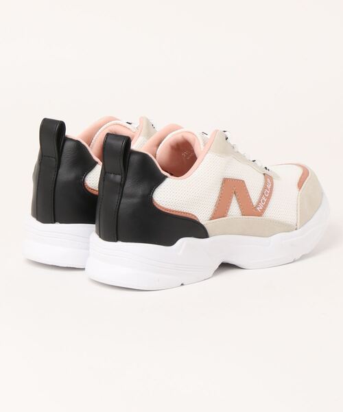 NICE CLAUP(ナイスクラップ)の「《NICE CLAUP》NCダットスニーカー(スニーカー・レディース・ブラック/アイボリー/ホワイト/ピンク・S/L/LL/M)」の6枚目の写真