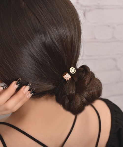 VIBGYOR Women（ヴィブジョー　ウィメン）の「【float】ヒョウ柄キューブ＆スマイル ヘアゴム【2個セット】（ヘアゴム・レディース・レオパード・FREE）」の8枚目の写真