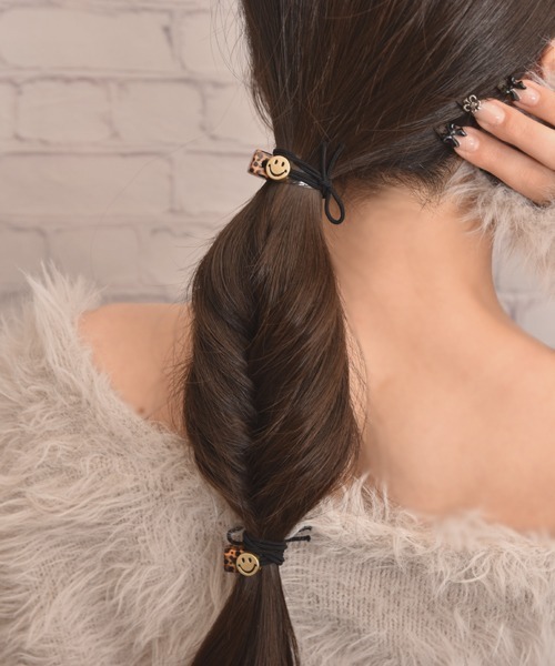 VIBGYOR Women（ヴィブジョー　ウィメン）の「【float】ヒョウ柄キューブ＆スマイル ヘアゴム【2個セット】（ヘアゴム・レディース・レオパード・FREE）」の11枚目の写真