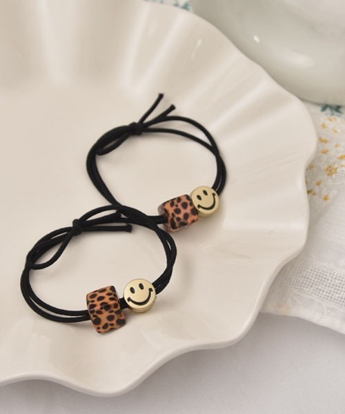 VIBGYOR Women（ヴィブジョー　ウィメン）の「【float】ヒョウ柄キューブ＆スマイル ヘアゴム【2個セット】（ヘアゴム・レディース・レオパード・FREE）」の13枚目の写真
