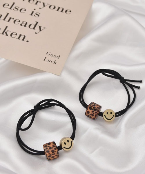 VIBGYOR Women（ヴィブジョー　ウィメン）の「【float】ヒョウ柄キューブ＆スマイル ヘアゴム【2個セット】（ヘアゴム・レディース・レオパード・FREE）」の15枚目の写真
