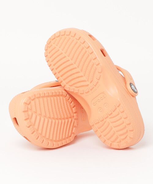 FREAK'S STORE(フリークスストア)の「crocs/クロックス Classic Clog K/クラシッククロッグK(サンダル・レディース・レモンイエロー/サックスブルー/ライトピンク・19/20.0cm/21.0cm/18)」の4枚目の写真
