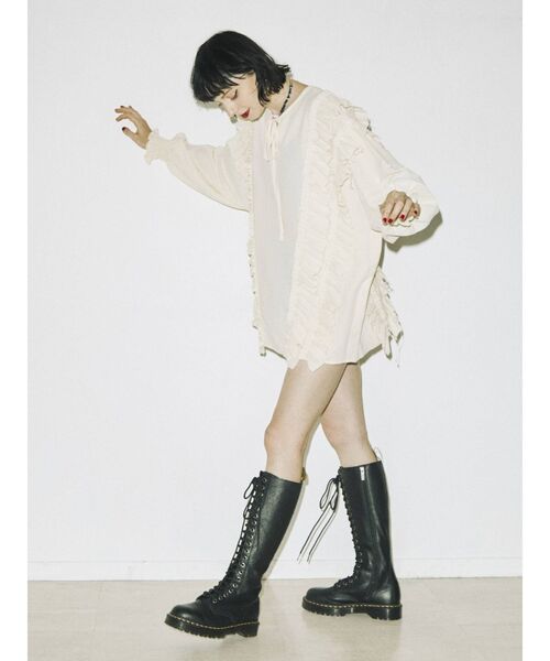 jouetie（ジュエティ）の「ボリュームスリーブ2WAYフリルブラウス（シャツ/ブラウス・レディース・ブラック/レッド/オフホワイト・MEDIUM）」の15枚目の写真