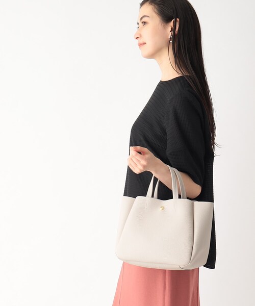 OPAQUE.CLIP(オペークドットクリップ)の「◆4ポケット トートバッグ【軽量/2WAY】(トートバッグ・レディース・ベージュ/ライトグリーン/グレー/ブラック/ブラック系1/グレー系1/ブルー系6・00)」の4枚目の写真