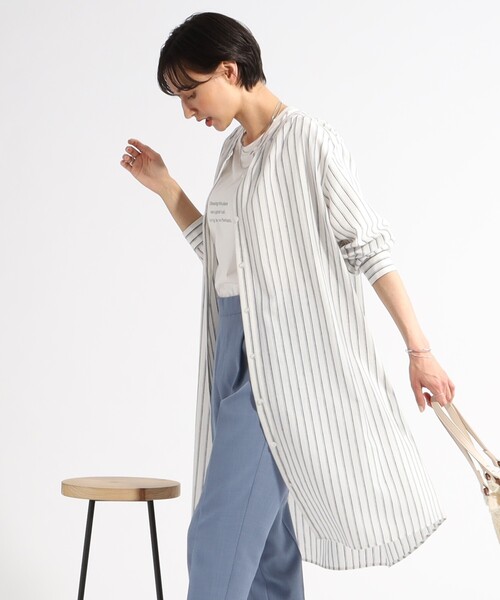 SHOO・LA・RUE（シューラルー）の「◆【UVカット/抗菌防臭/吸水速乾】大人のためのフレンチリネンブレンド 前あきロングシャツ（ワンピース・レディース・ホワイト系/ネイビー系2/ネイビー系7/ブルー系2/ピンク系/マスタード/カーキ/ライトブルー・02/03/04）」の5枚目の写真